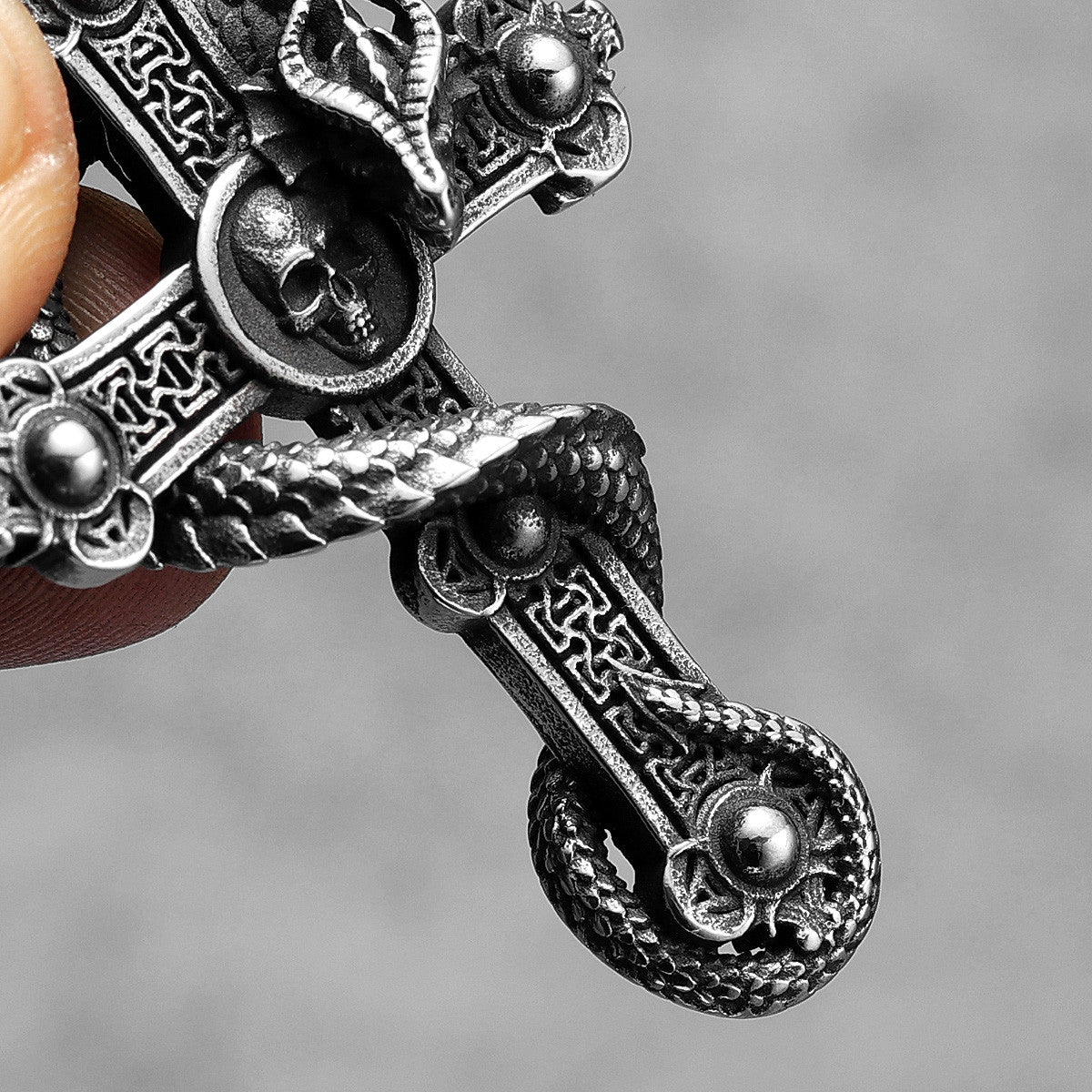 Mens Ancient Skull Head Dragon Cross Street Wear Pendant Chain Necklace