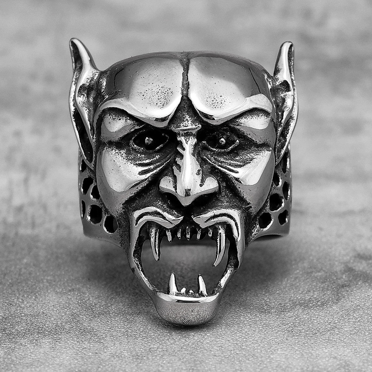 Mens 316L Gothic Vampire No Fade Stainless Steel Street Wear Rings