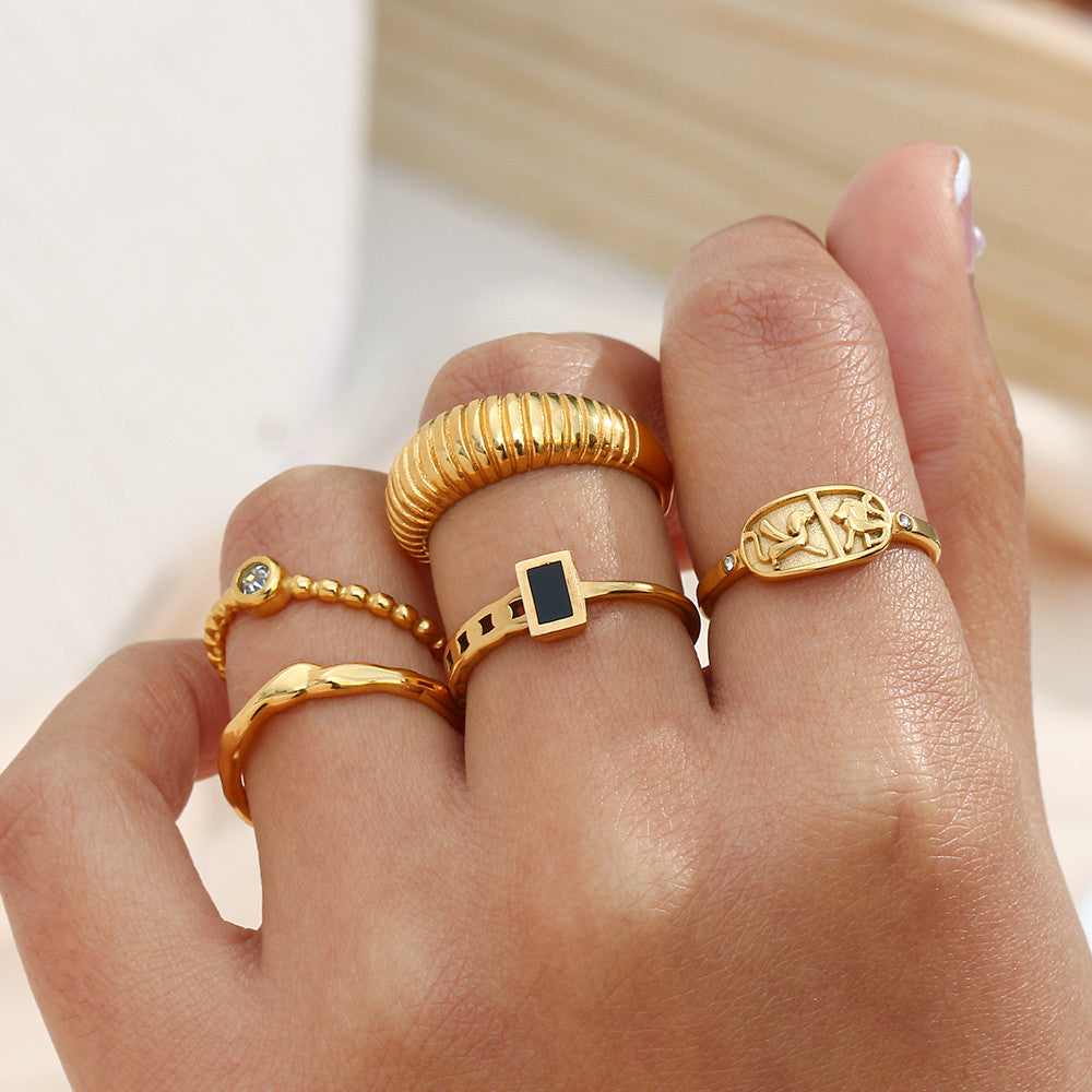 Women&#39;s Solid Stainless Steel Waterproof 18k Gold Fashion Rings