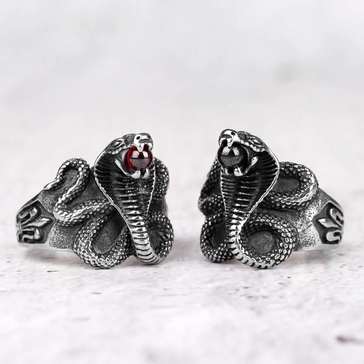 Mens No Fade Stainless Steel Coiled Cobra Snake Street Wear Vintage Rings