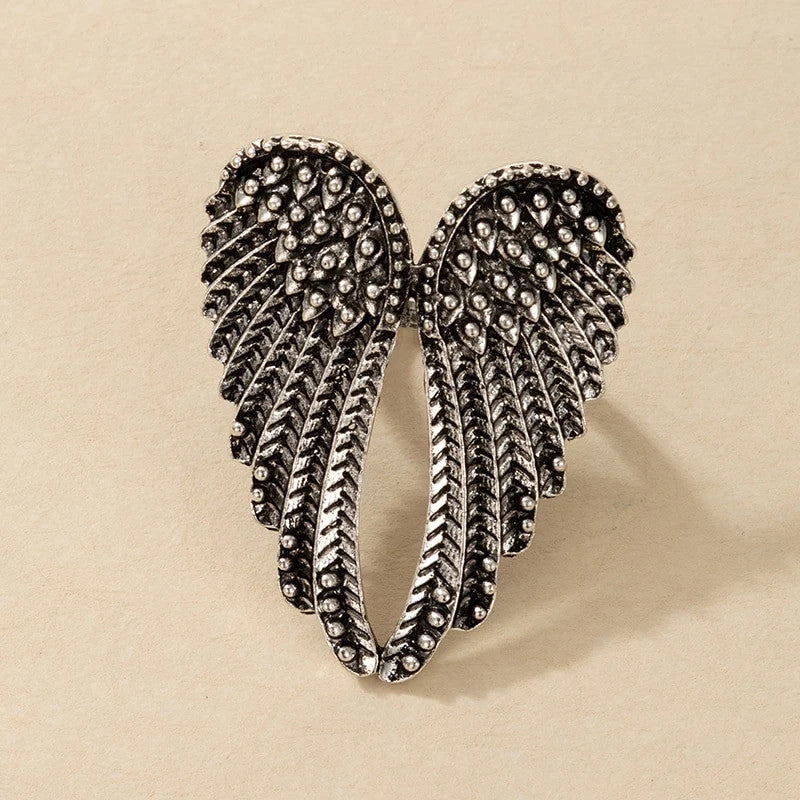 Ladies Sleek Sexy Angel Wings Mid Finger High Fashion Designer Ring